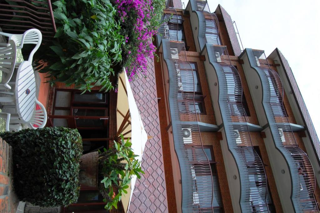 Hotel Sunset View Kathmandu Esterno foto